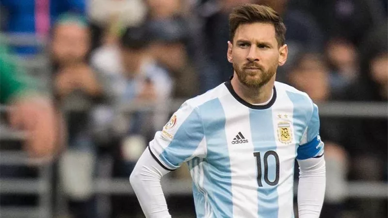 كأس العالم.. ميسى يهدر ضربة جزاء للارجنتين أمام بولندا.. فيديو