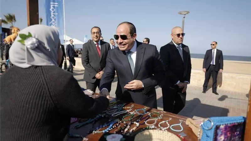 الرئيس السيسي يزور جامعة المنصورة الجديدة ويتفقد مدينة المنصورة الجديدة.. صور