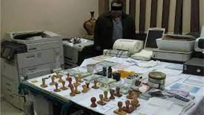 مزور المحررات الرسمية سقط فى المطرية