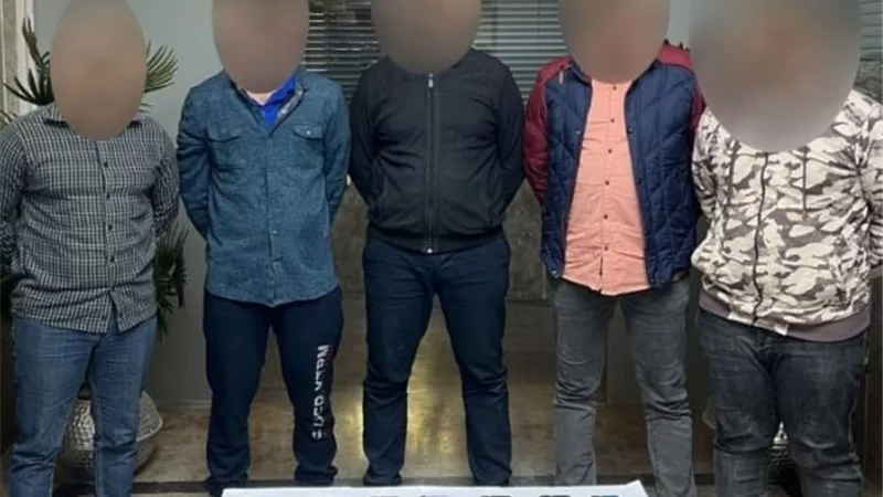 القبض على شخص سرق هواتف من ملعب مدرسة في القاهرة