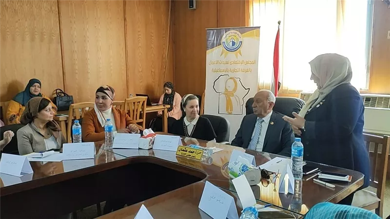ندريب رائدات الأعمال في الإسماعيلية على مهارات البيع