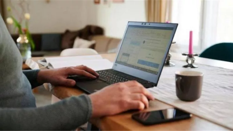 تمارين مهمة للوقاية من تجلط الدم لمن يجلسون فترات طويلة