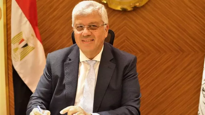 أيمن عاشور يشارك في منتدى الاستثمار فى التعليم العالي بلندن