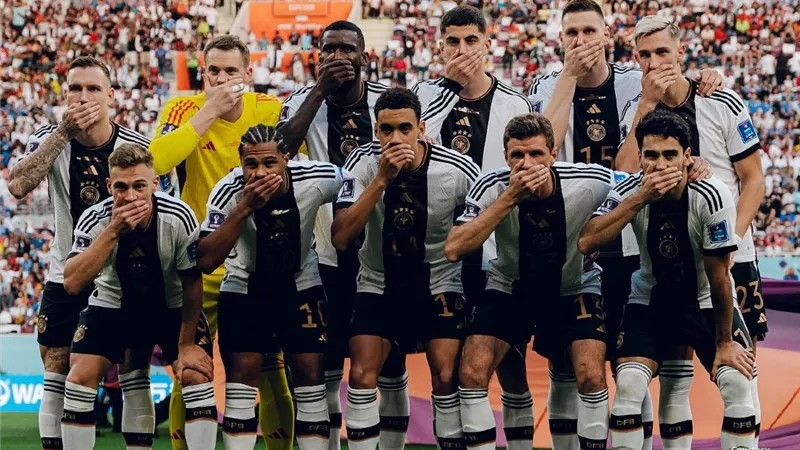 رسالة سخرية من شوبير للمنتخب الألماني بعد توديع كأس العالم