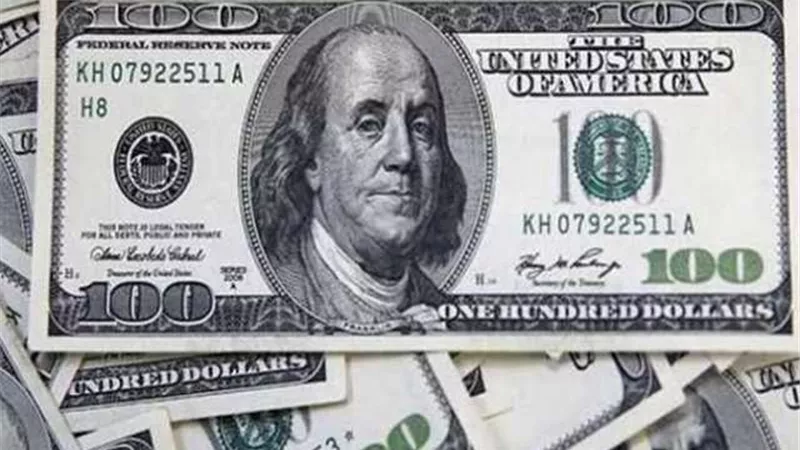 استقرار الدولار قرب أدنى مستوى مقابل سلة من العملات الرئيسية