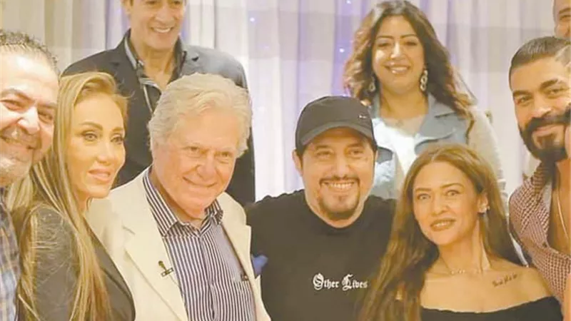 يناقش طموحات الشباب و