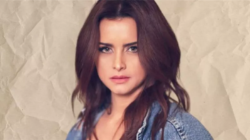 نور اللبنانية تروج لـ 