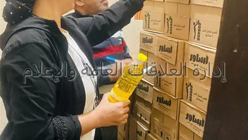 تاجر التموين الاسماعيلاوى اخفي 500 زجاجة زيت في دورة المياة