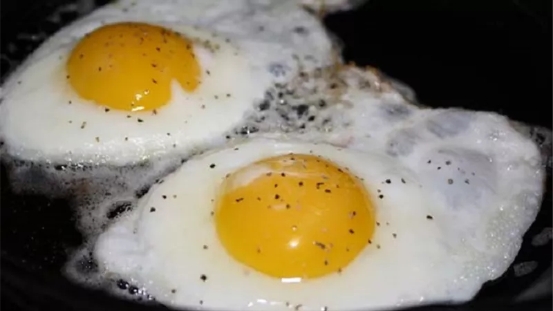 بسعر 1.80 يورو ..متجر يبيع البيض 