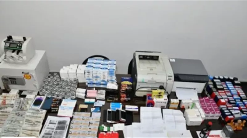 الرقابة الإدارية: ضبط نصاب انتحل صفة مسئول بـ جهة سيادية كون تشكيلا عصابيا للنصب والاتجار بالنقد الأجنبي والأدوية