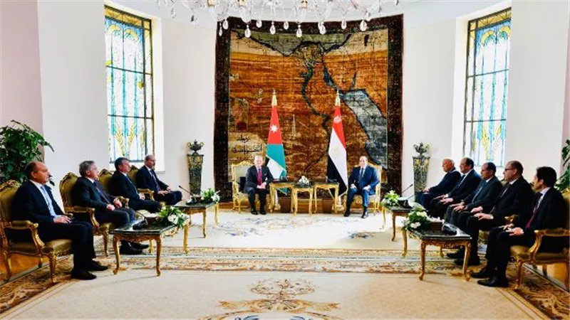 الموقع الرئاسي ينشر فيديو استقبال الرئيس السيسي للعاهل الأردني بقصر الاتحادية