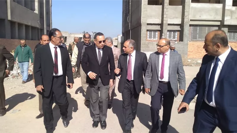 رئيس جامعة الإسكندرية يتفقد كلية الطب البيطري بأبيس