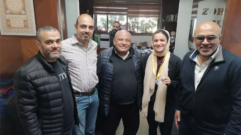 الزهور يكرم بطلة الاسكواش نور وجيه
