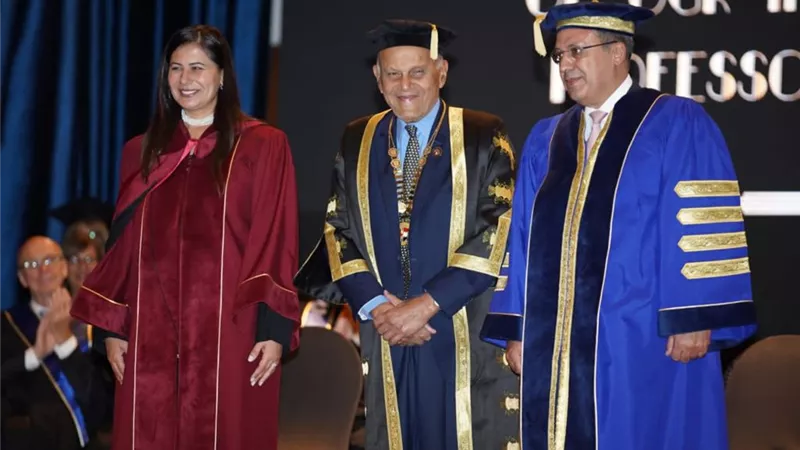 الجامعة البريطانية تنصب مجدى يعقوب كأول رئيس شرفي للجامعة