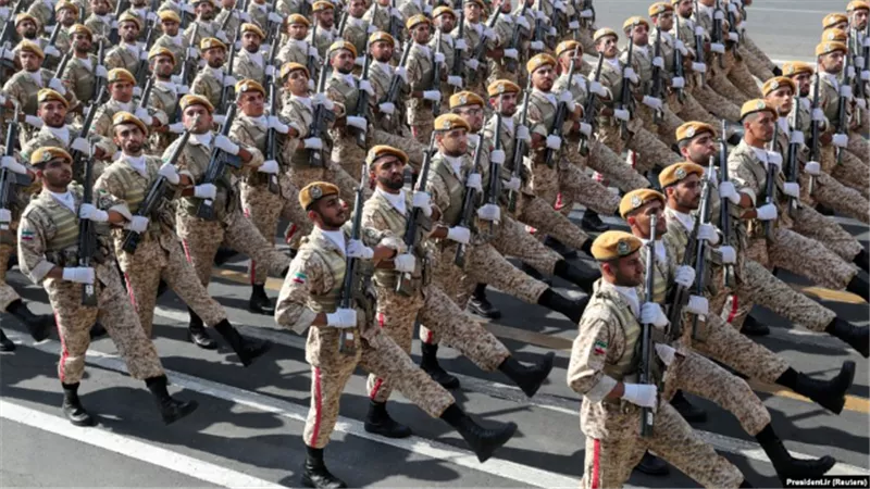 إيران تعتقل 115 من أفراد الجيش بسبب دعمهم المظاهرات الأخيرة