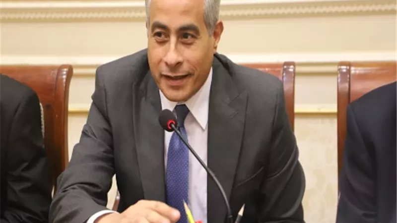 القوى العاملة: شروط وإرشادات للمصريين الراغبين في العمل بالإمارت