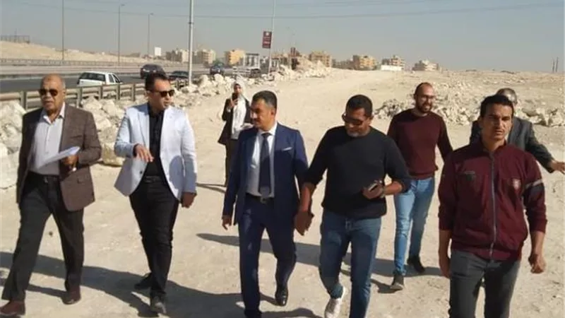خلف الله رئيس جهاز 15 مايو يعلن عن تطوير أهم طريق فى المدينة.. صور