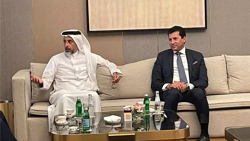 وزير الشباب والرياضة يبحث التعاون الثنائى مع نظيره القطرى