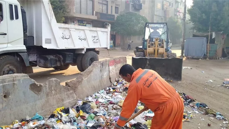 محافظ أسيوط: تكثيف حملات النظافة وصيانة كشافات الإنارة