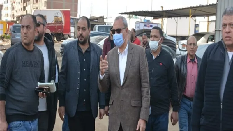 محافظ القليوبية يتابع ازلة الإشغالات والتعديات بشبرا والخانكة.. صور