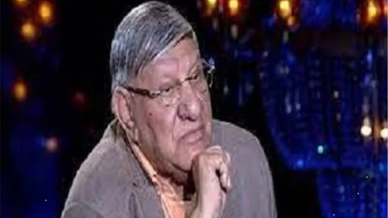 وصول جثمان الكاتب الصحفى مفيد فوزى الى كنيسة المرعشلى