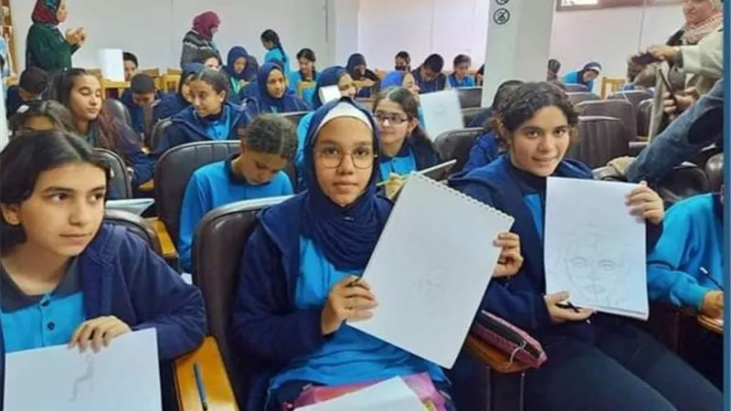 تدريب طلاب مدارس الإسماعيلية على مهارات الرسم.صور
