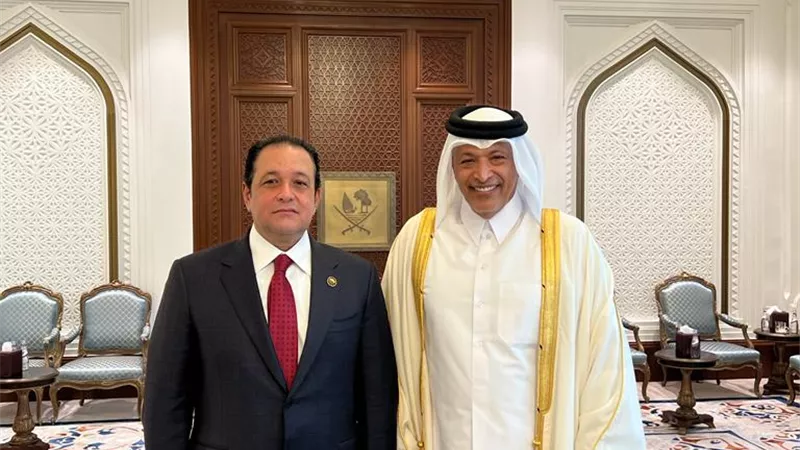 علاء عابد يلتقي رئيس مجلس الشوري القطرى