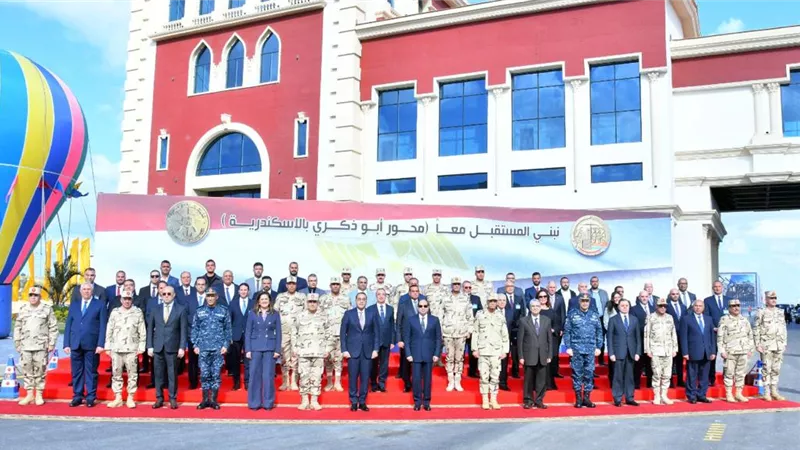 المتحدث الرئاسي ينشر صور افتتاح الرئيس السيسي محور التعمير بالإسكندرية
