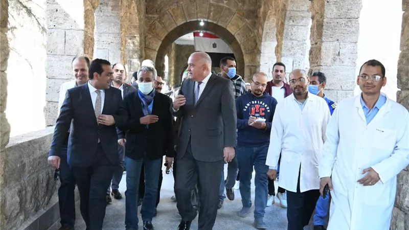 محافظ قنا يفتتح أقسام جديدة بمستشفى الحميات ..صور