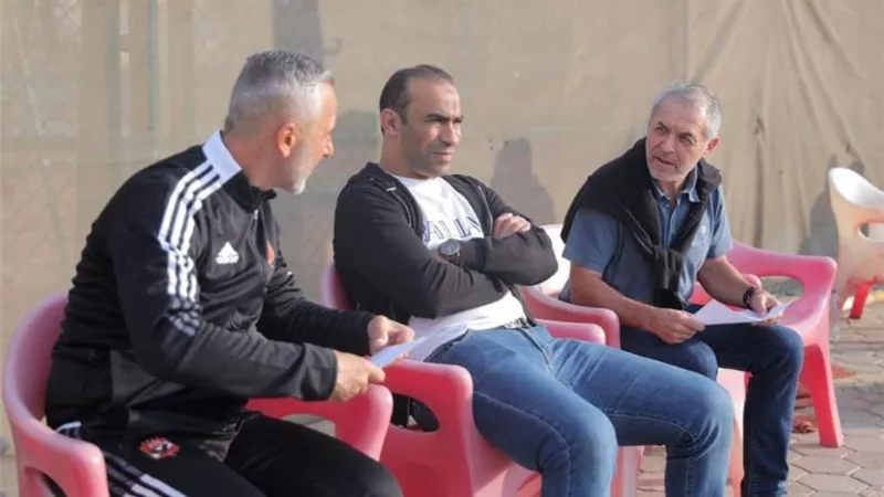 كولر يشاهد قمة الأهلي والزمالك مواليد 2006 من الملعب