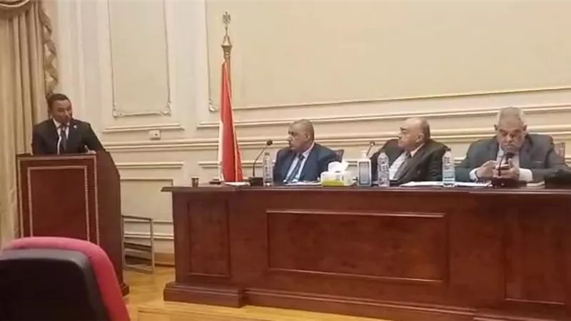 تشكيل لجنة لمعاينة محور (طما - البداري) بعد طلب الإحاطة