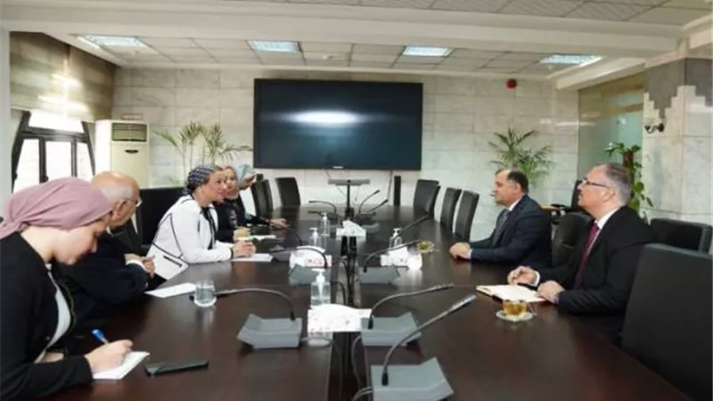 وزيرة البيئة تبحث مع سفير طاجيكستان سبل التعاون بمجال العمل البيئي