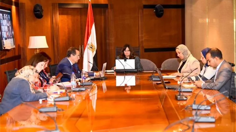 وزيرة الهجرة تلتقي الجالية المصرية في 