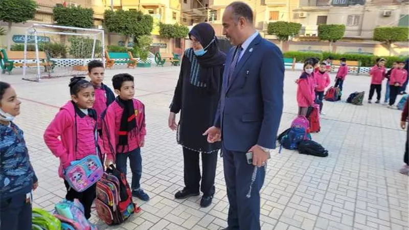 الفولي يتابع سير العمل بمدارس شبين الكوم