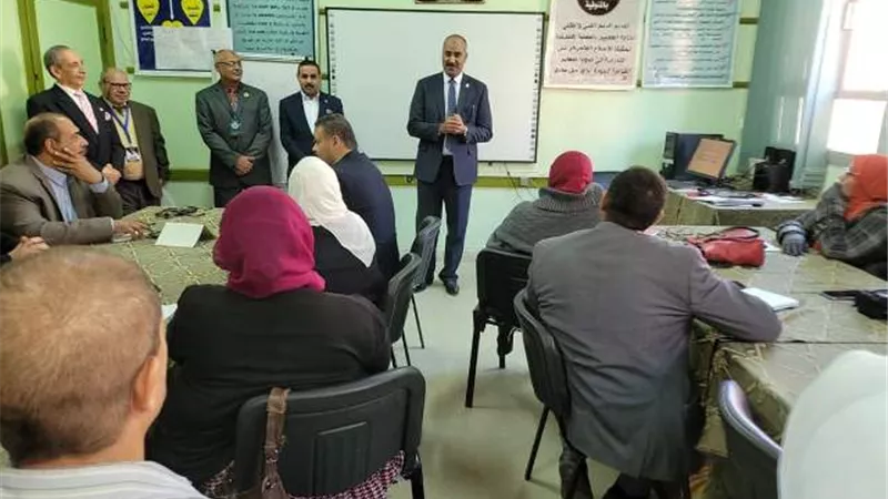 الفولي يحاضر إعداد القيادات التربوية بالإدارات التعليمية