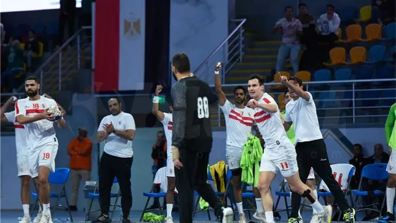 رجال يد الزمالك تعوض خسارة سيدات الطائرة بالفوز على الاهلى 20 - 19