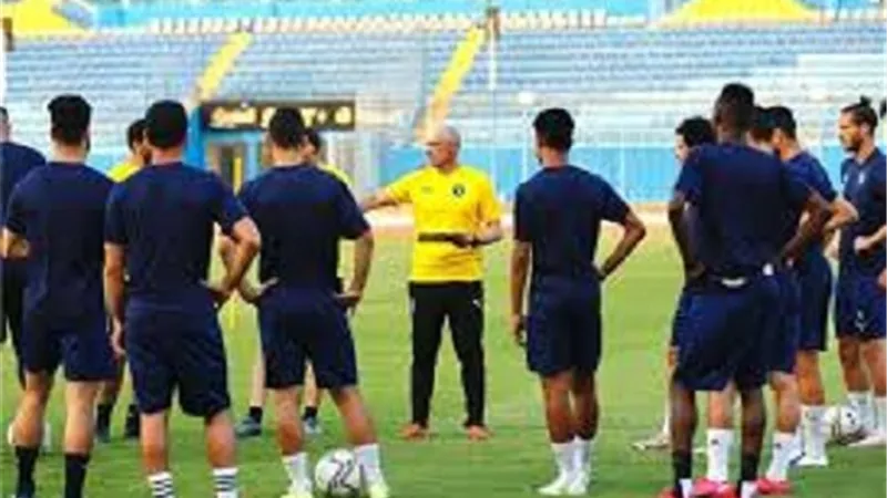 تاكيس جونياس يعلن قائمة بيراميدز لمواجهة المقاولون فى الدوري