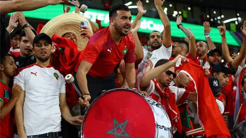 فرحة جنونية لجماهير المغرب بعد التأهل لربع نهائي المونديال - فيديو