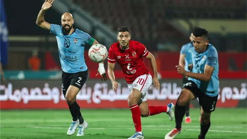 تعرف على حكم مباراة الأهلى وغزل المحلة بالدورى