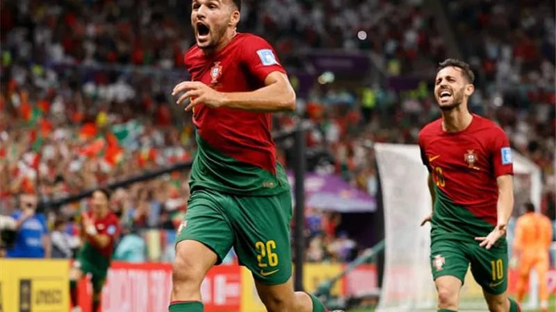 جونزالو راموس أول لاعب يسجل ثلاثية في أول مشاركة له بكأس العالم.. فيديو