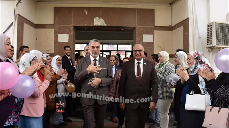 رئيس جامعة السادات يكرم عميد كلية التجارة لبلوغه سن التقاعد