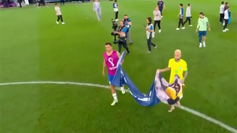 بعد رباعية كوريا.. شاهد تحية لاعبي البرازيل للأسطورة بيليه.. فيديو