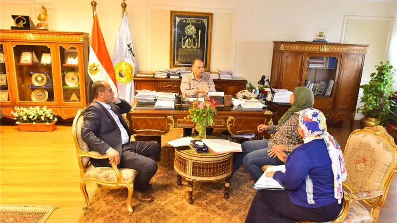 محافظ أسيوط يواصل متابعة مستجدات العمل بمنظومة المتغيرات المكانية