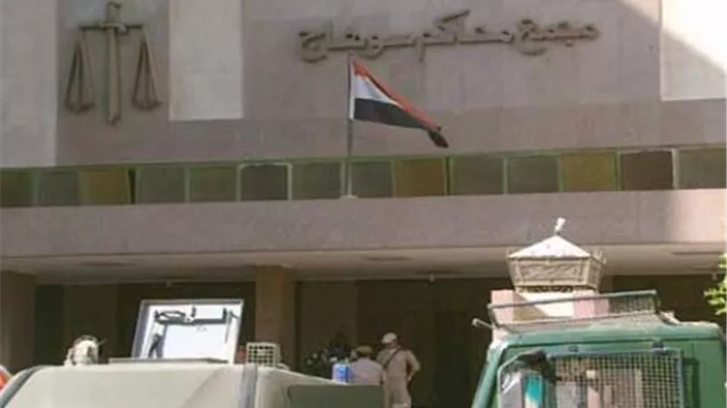 السجن 5 سنوات وغرامة 900 الف جنيه ورد مثلهم اختلسهم من اموال العملاء بالبنك
