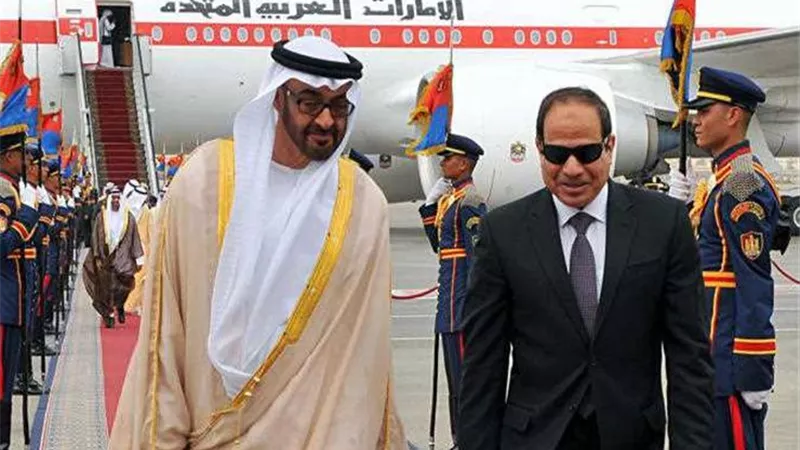 ولى عهد أبوظبى يصل القاهرة للقاء السيسي