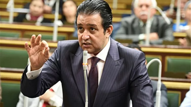 علاء عابد: كوبرى تحيا مصر ومحور روض الفرج إنجاز تاريخى للعامل المصرى
