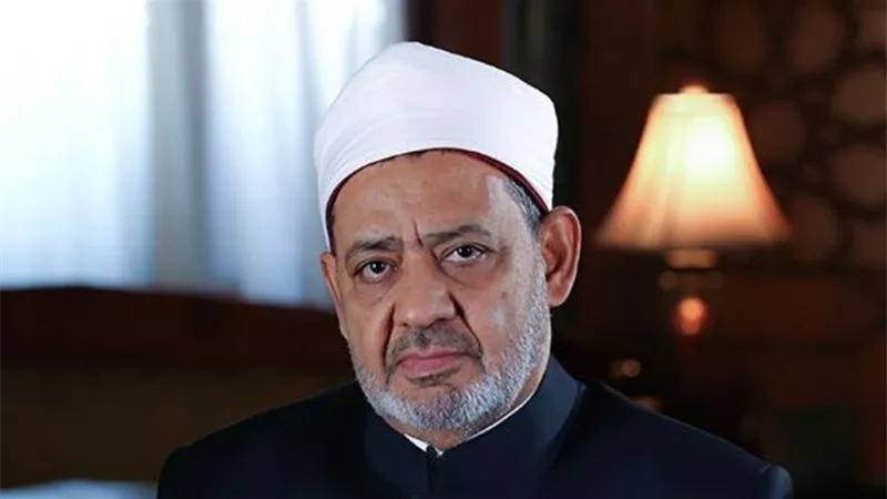 شيخ الأزهر: الرجل مسؤول عن توفير أدوات الزينة لزوجته