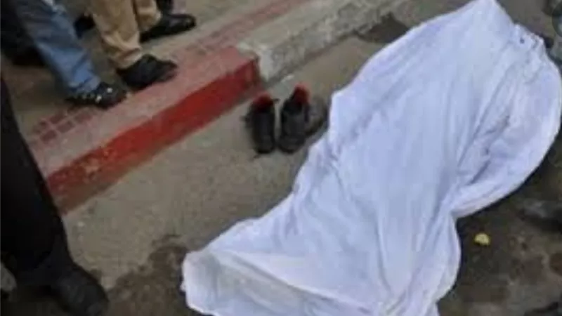 بسبب الخلافات العائلية يطعن زوجة ابيه حتى الموت