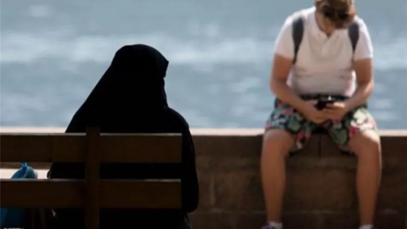 قانون جديد يمنع الحجاب في المدارس الابتدائية بالنمسا