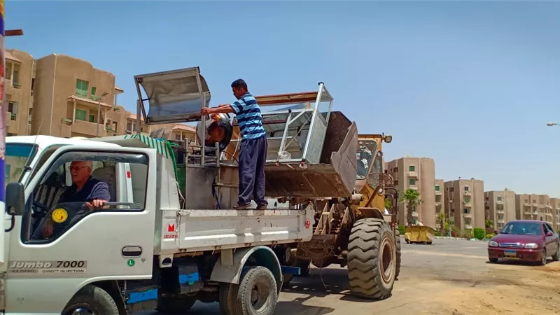 وزير الإسكان: غلق وتشميع وسحب المحال المخالفة بالقاهرة الجديدة